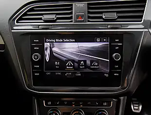Used 2026 Volkswagen Tiguan R Line Blue - Interior and Exterior details 18