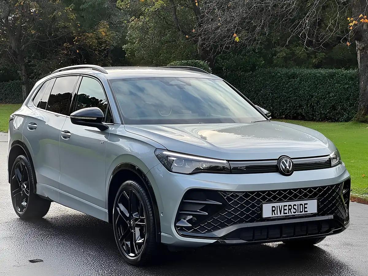 Used 2026 Volkswagen Tiguan R-Line Silver - Interior and Exterior details 10