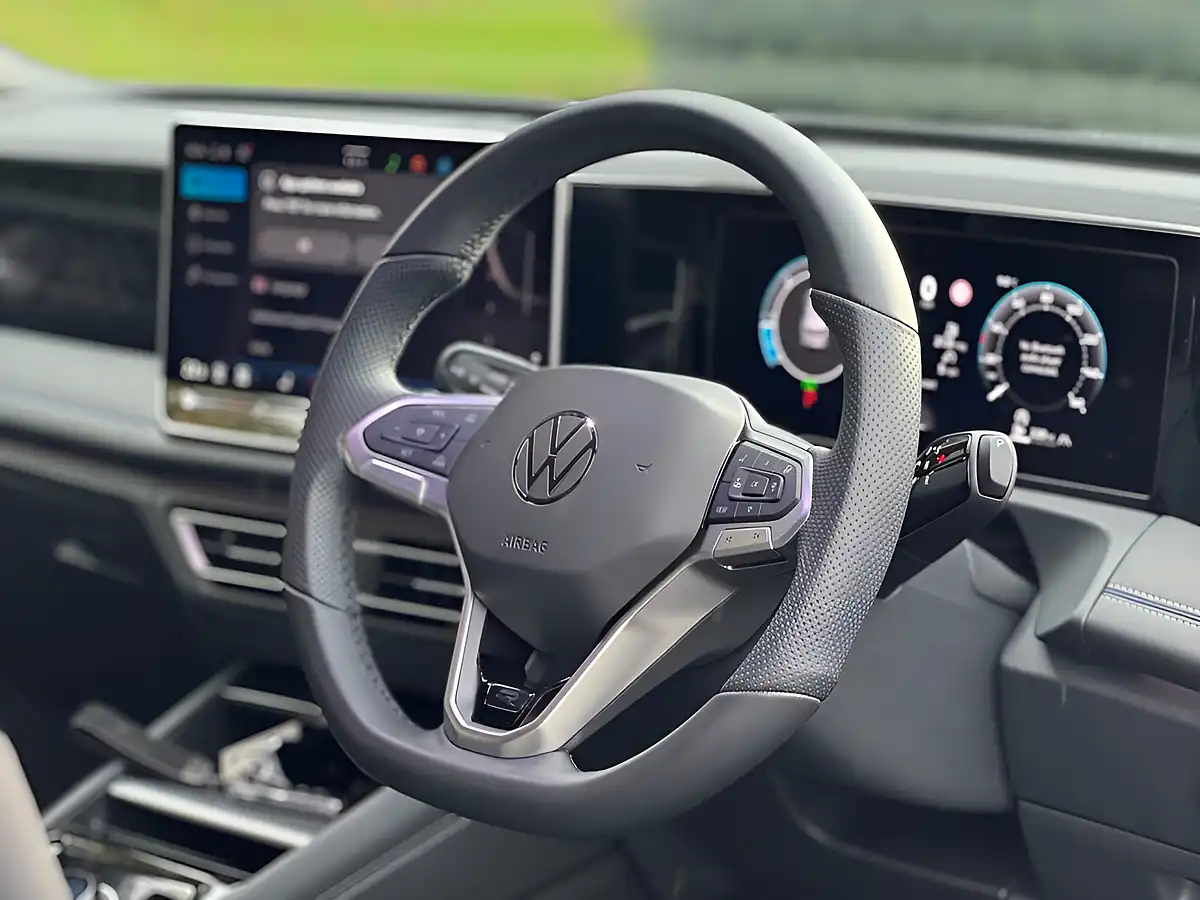 Used 2026 Volkswagen Tiguan R-Line Silver - Interior and Exterior details 13