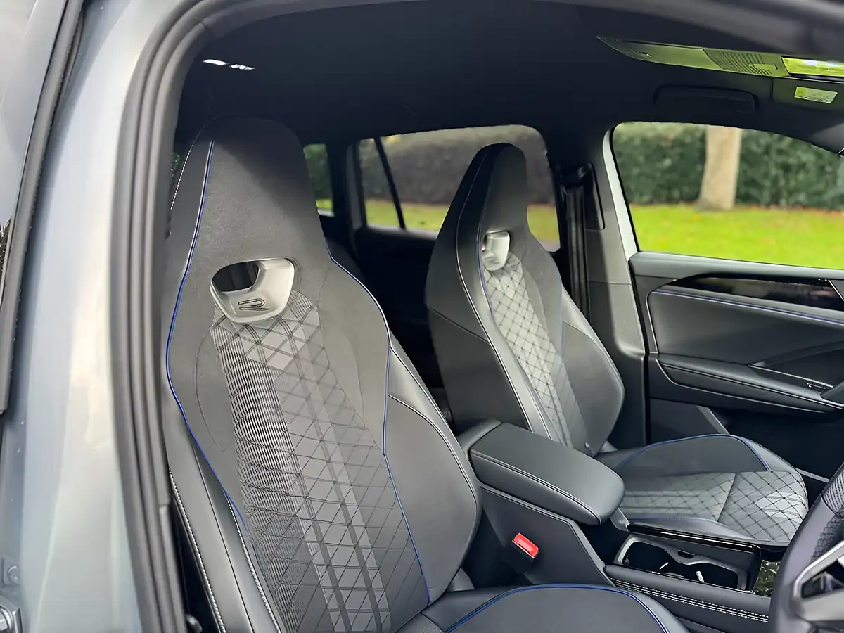 Used 2026 Volkswagen Tiguan R-Line Silver - Interior and Exterior details 4