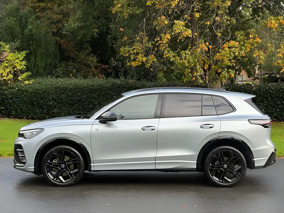 Used 2026 Volkswagen Tiguan R-Line Silver - Interior and Exterior details 5