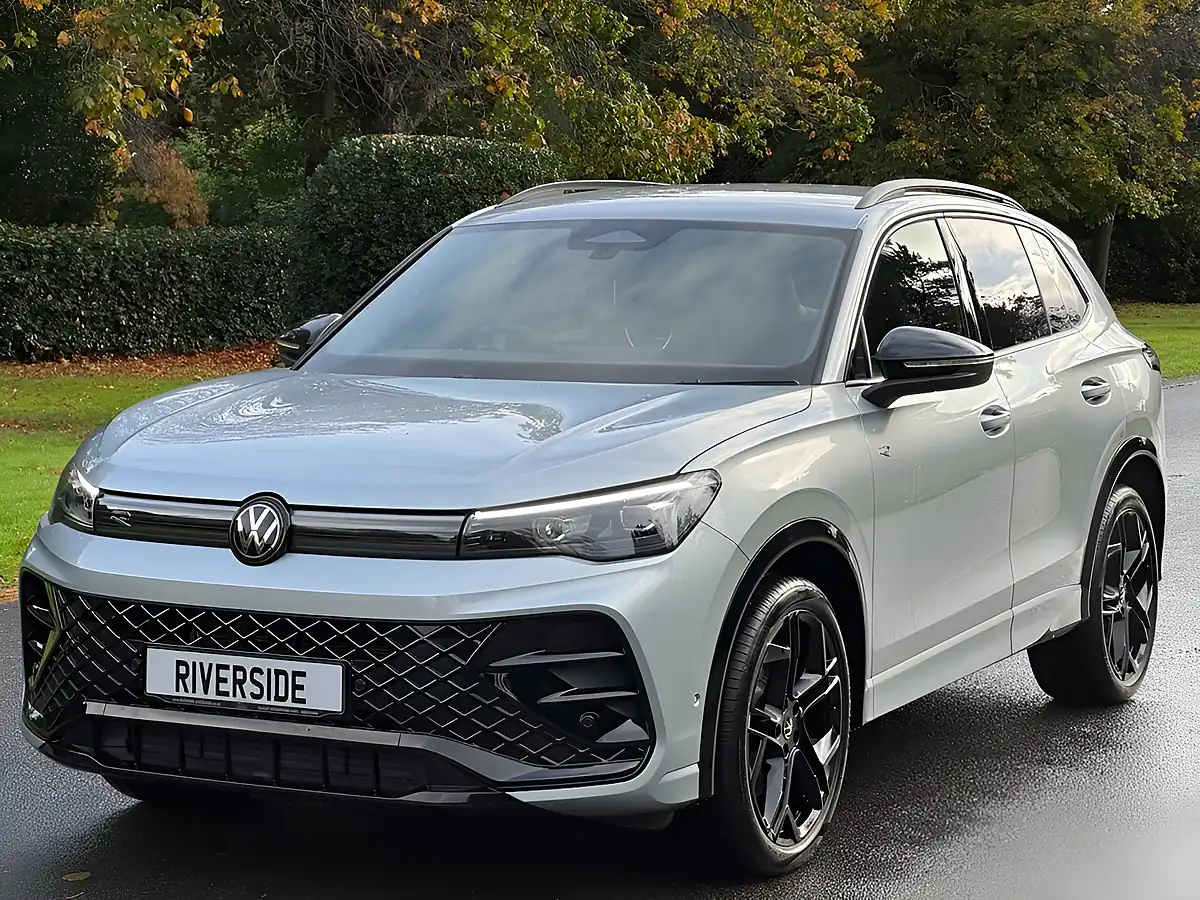 Used 2026 Volkswagen Tiguan R-Line Silver - Interior and Exterior details 7