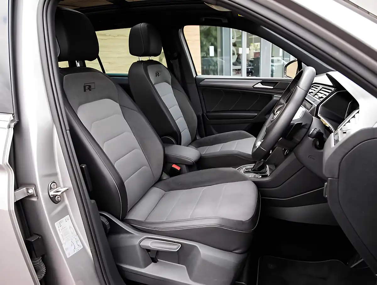 Used 2026 Volkswagen Tiguan R-Line Tech Silver - Interior and Exterior details 17