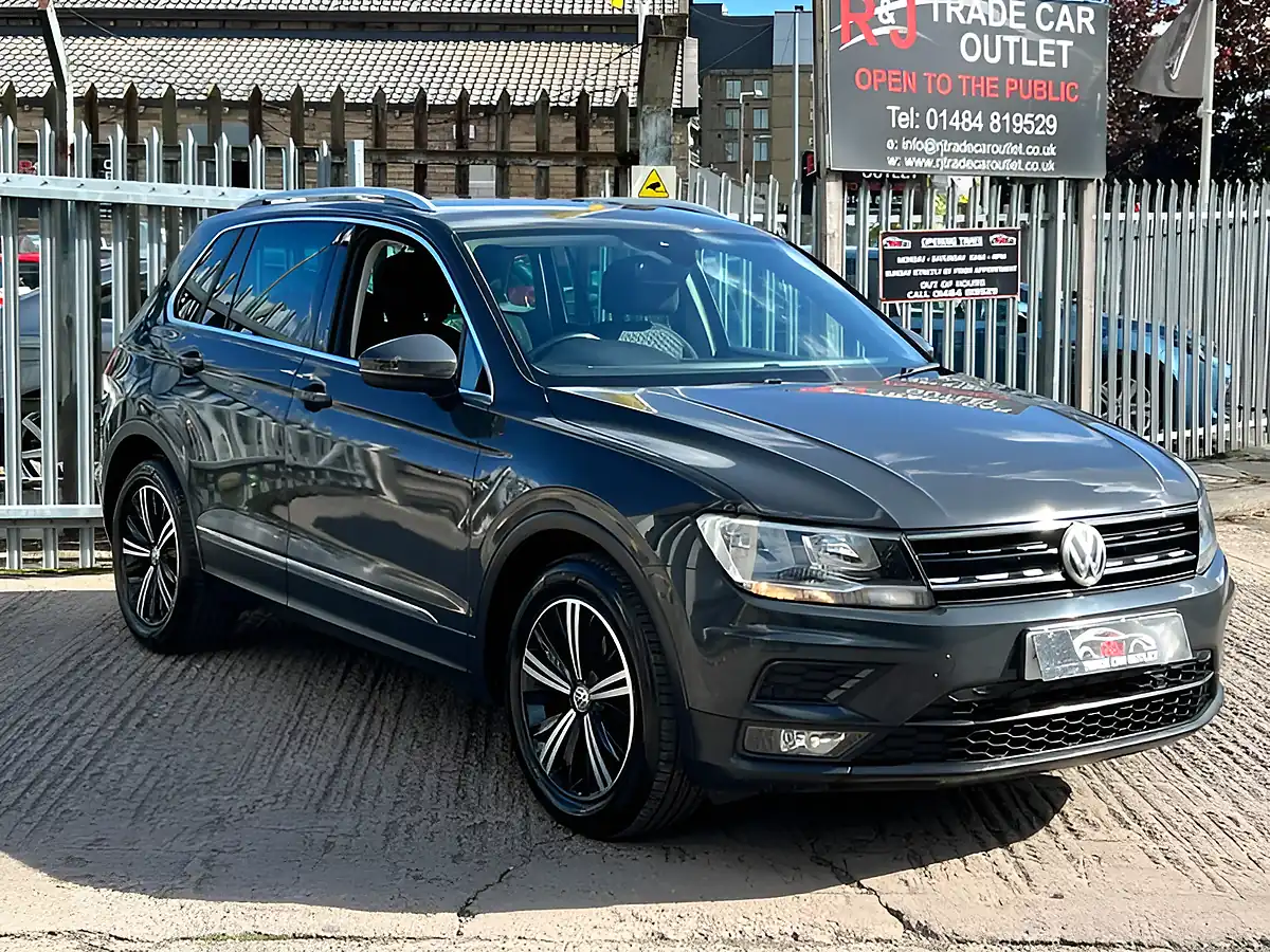 Used 2026 Volkswagen Tiguan Se Nav Grey - Interior and Exterior details 4