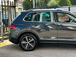 Used 2026 Volkswagen Tiguan Se Nav Grey - Interior and Exterior details 9