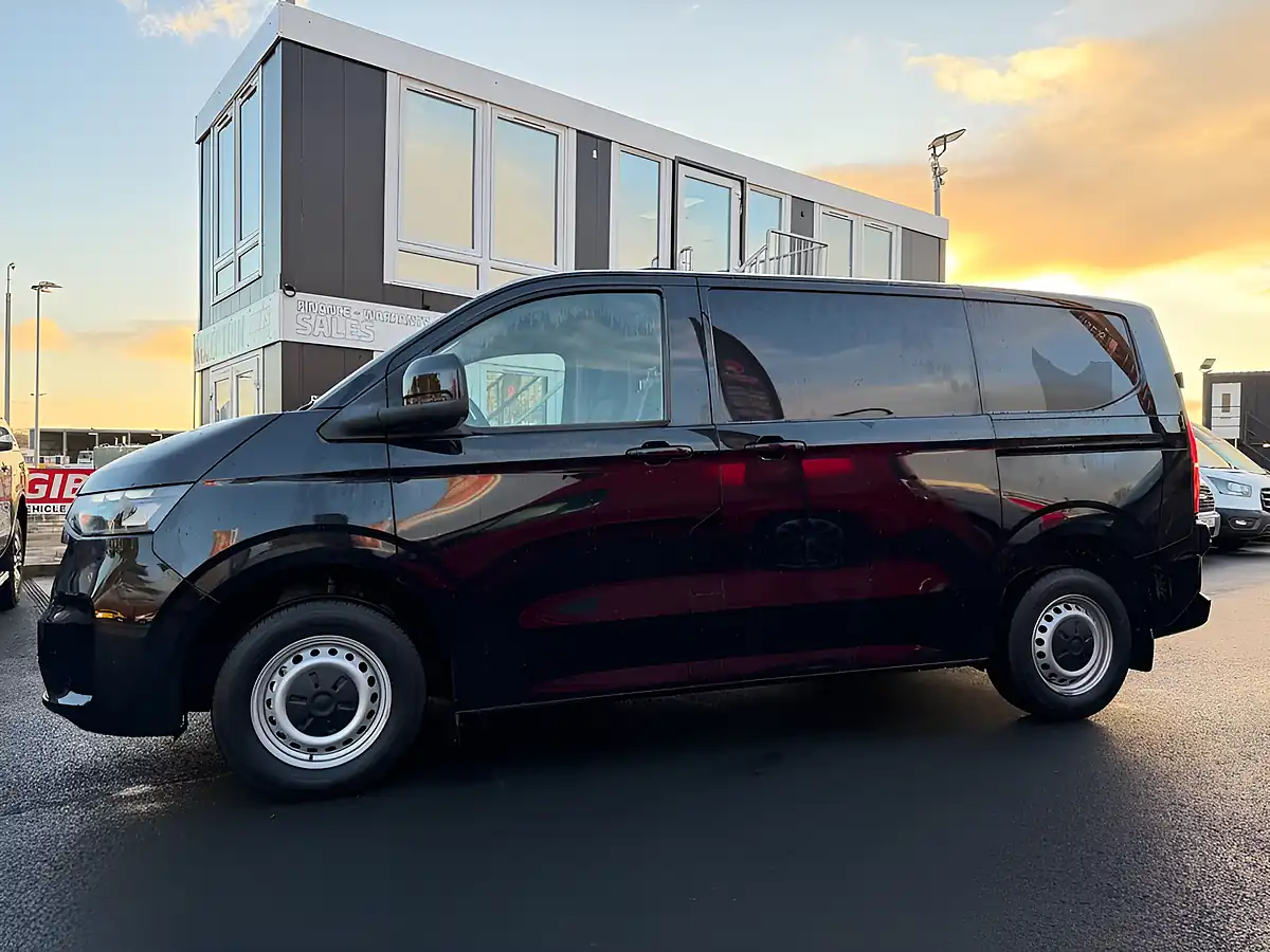 Used 2026 Volkswagen Transporter Commerce Plus Black - Interior and Exterior details 3
