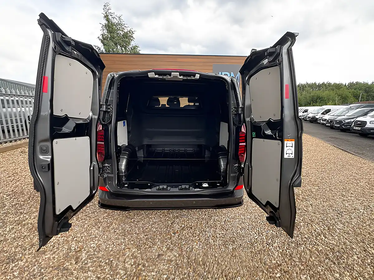 Used 2026 Volkswagen Transporter Commerce Plus Grey - Interior and Exterior details 5