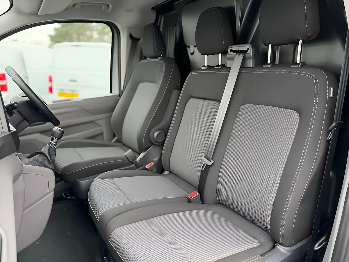 Used 2026 Volkswagen Transporter Commerce Plus Grey - Interior and Exterior details 14
