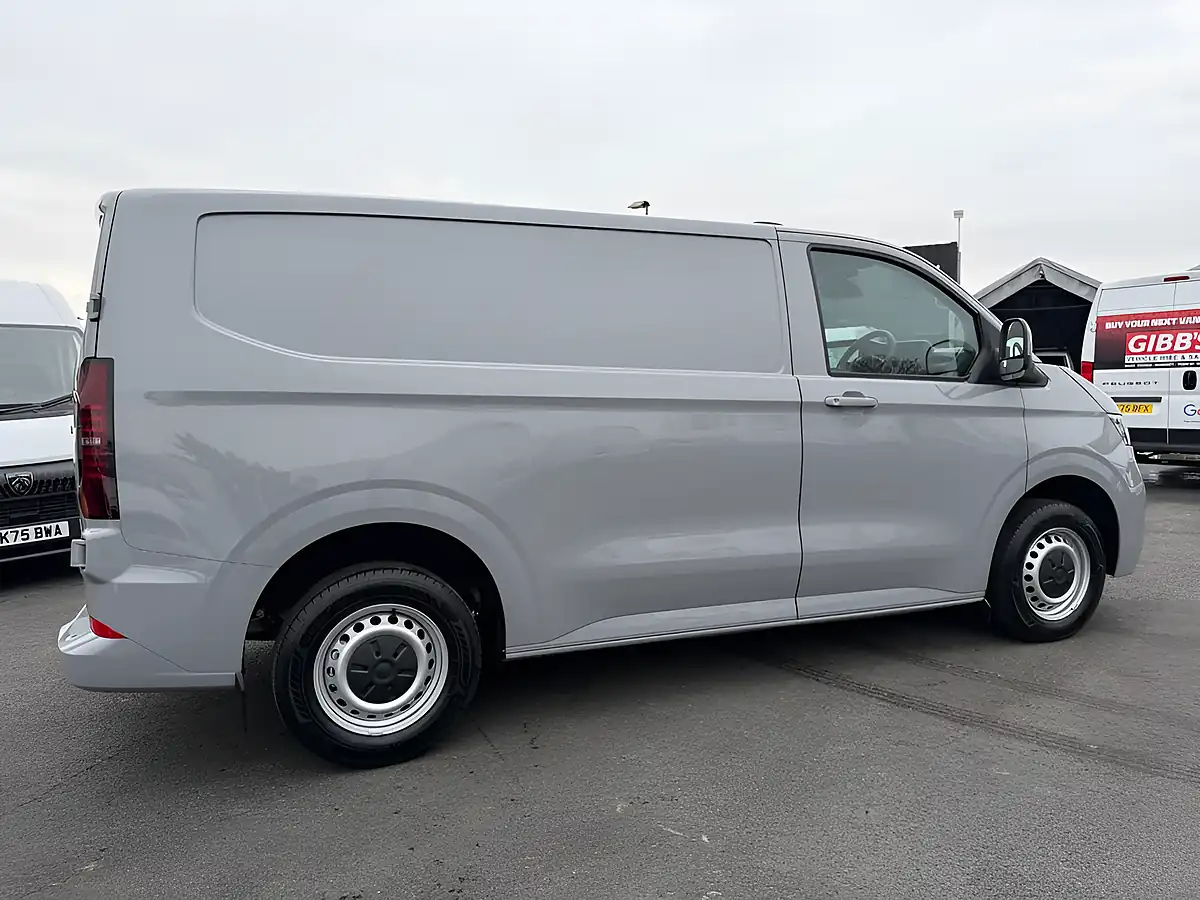 Used 2026 Volkswagen Transporter Commerce Plus Grey - Interior and Exterior details 6