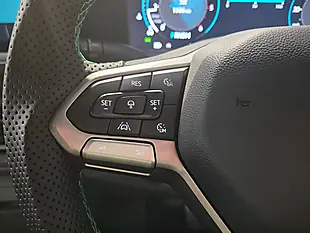 Used 2026 Volkswagen Transporter Sportline 75 Green - Interior and Exterior details 17