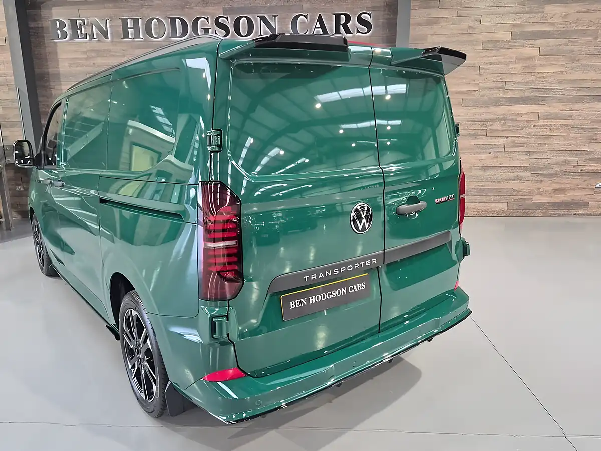 Used 2026 Volkswagen Transporter Sportline 75 Green - Interior and Exterior details 7