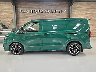 Used 2026 Volkswagen Transporter Sportline 75 Green - Interior and Exterior details 8
