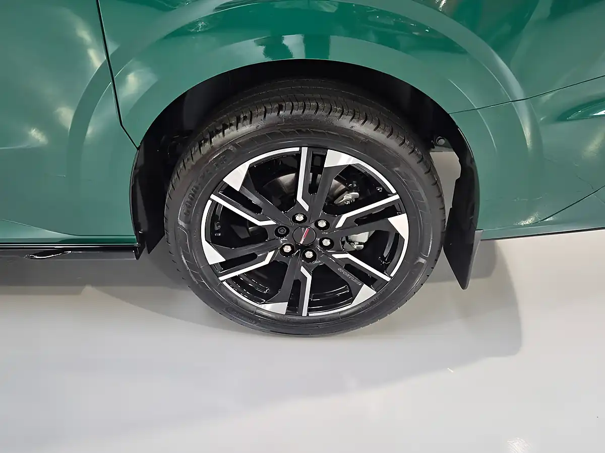 Used 2026 Volkswagen Transporter Sportline 75 Green - Interior and Exterior details 13
