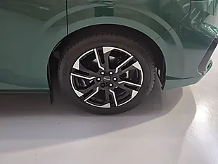 Used 2026 Volkswagen Transporter Sportline 75 Green - Interior and Exterior details 14