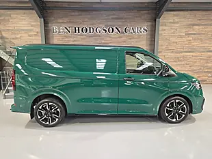 Used 2026 Volkswagen Transporter Sportline 75 Green - Interior and Exterior details 4