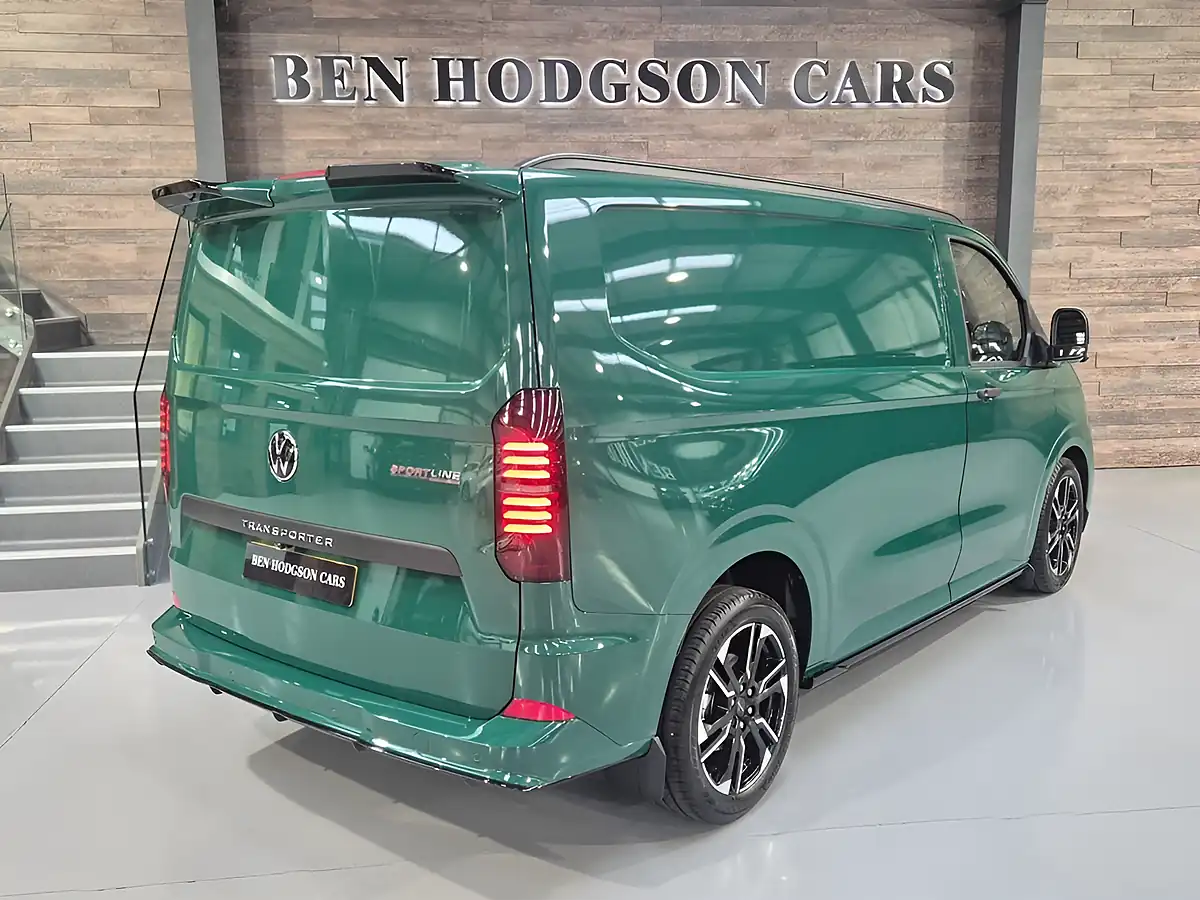 Used 2026 Volkswagen Transporter Sportline 75 Green - Interior and Exterior details 5