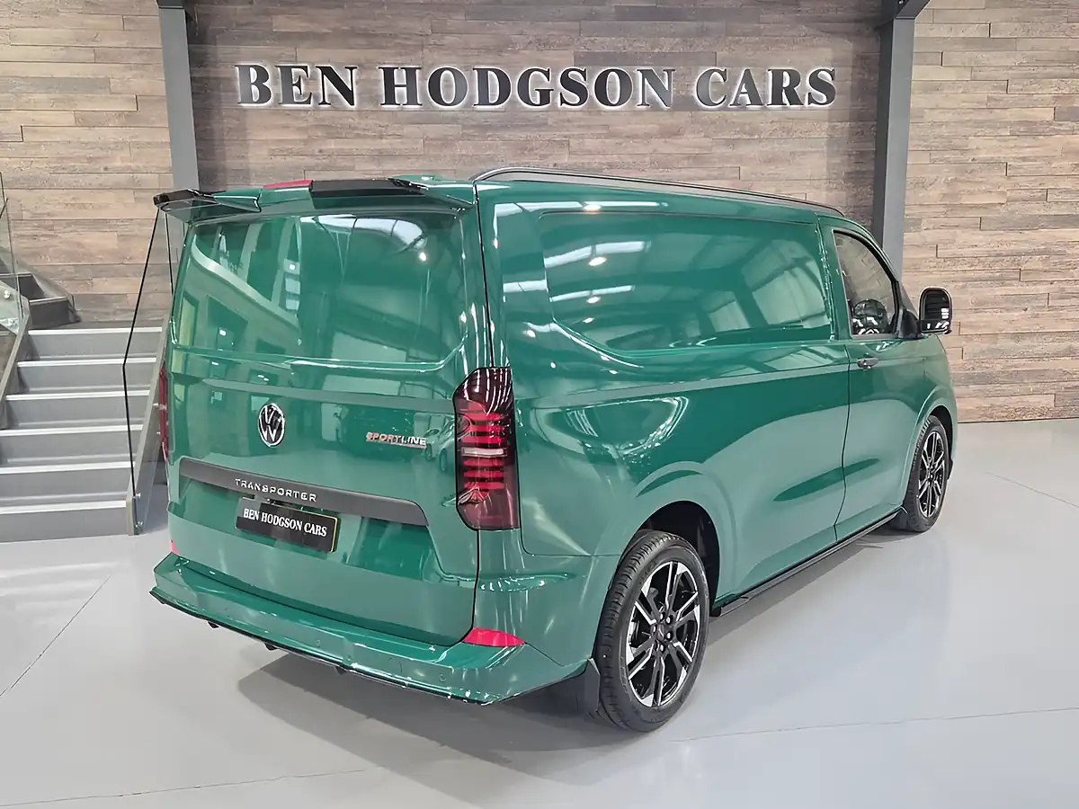 Used 2026 Volkswagen Transporter Sportline 75 Green - Interior and Exterior details 6