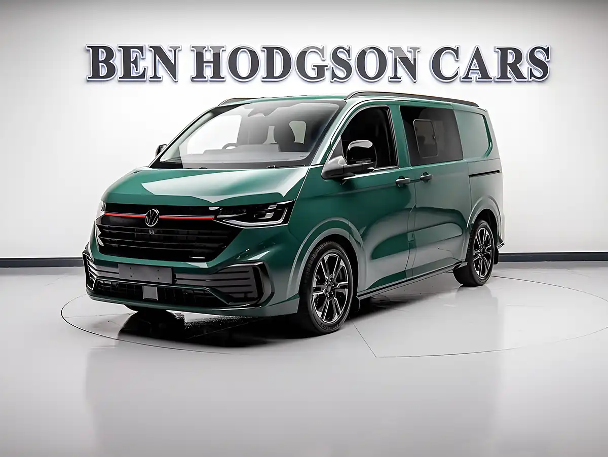 Used 2026 Volkswagen Transporter Sportline Green - Front View