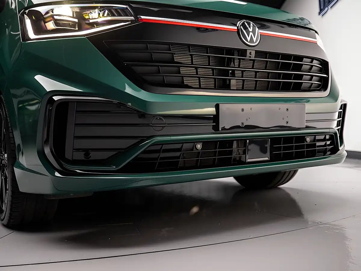 Used 2026 Volkswagen Transporter Sportline Green - Interior and Exterior details 12
