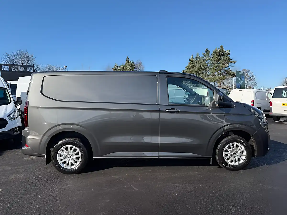 Used 2026 Volkswagen Transporter T28 Commerce Pro Grey - Interior and Exterior details 13
