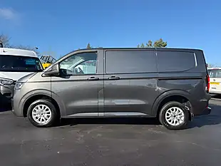 Used 2026 Volkswagen Transporter T28 Commerce Pro Grey - Interior and Exterior details 3