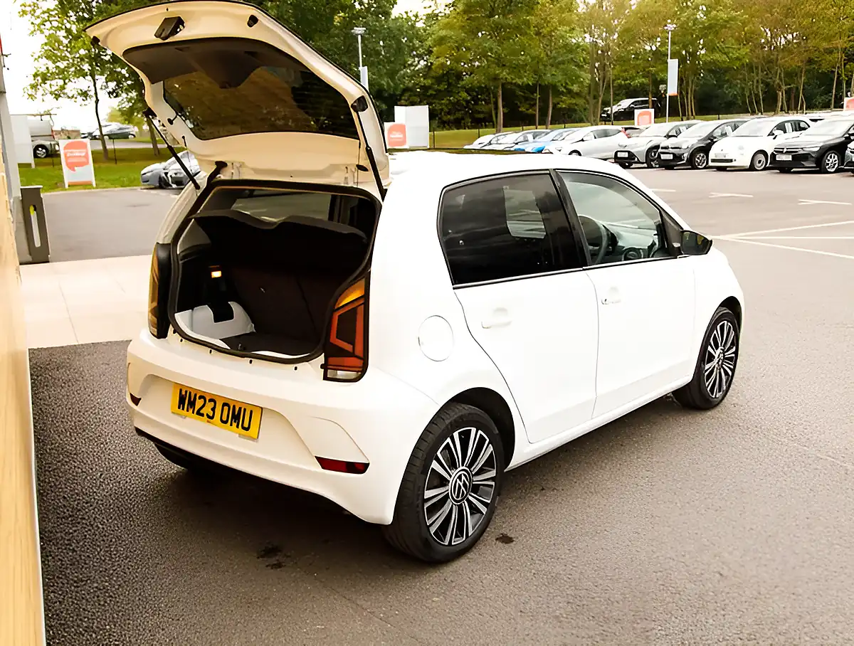 Used 2026 Volkswagen Up Black Edition White - Interior and Exterior details 20