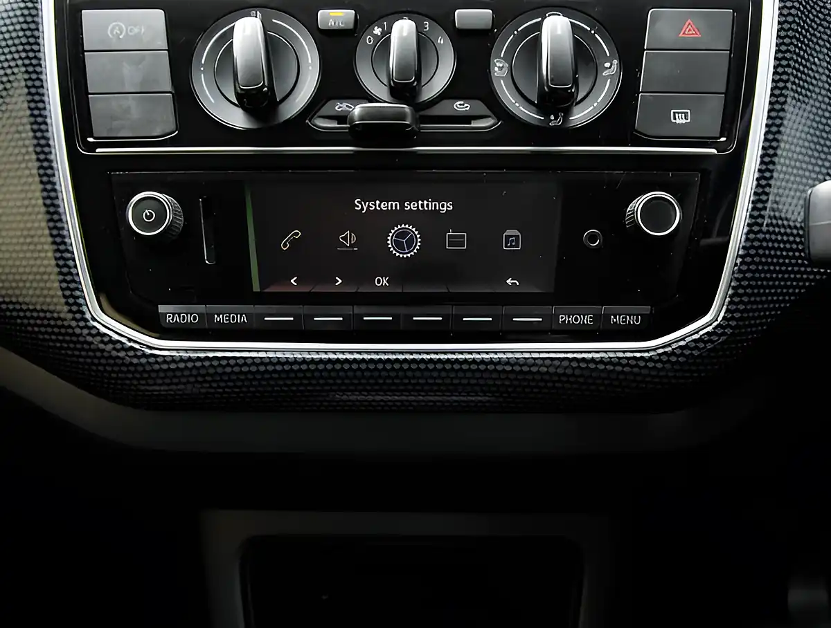 Used 2026 Volkswagen Up Move Up Red - Interior and Exterior details 16
