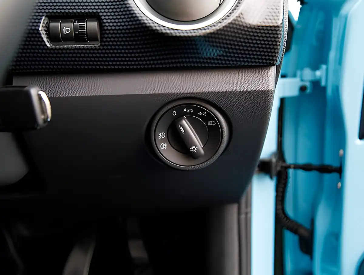 Used 2026 Volkswagen Up R-Line Blue - Interior and Exterior details 11