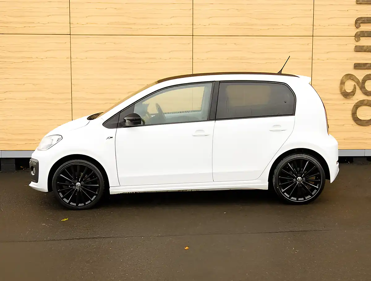 Used 2026 Volkswagen Up R-Line White - Interior and Exterior details 10