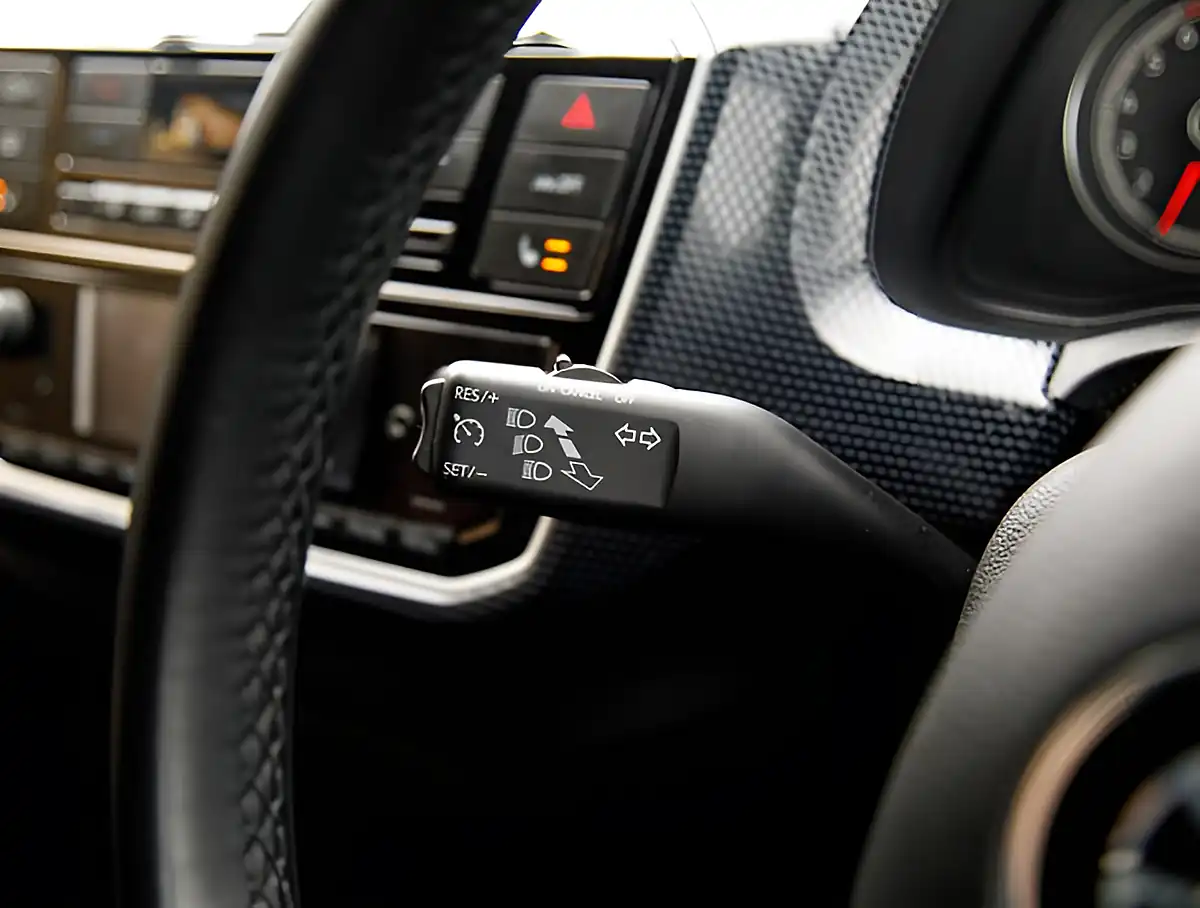 Used 2026 Volkswagen Up R-Line White - Interior and Exterior details 12
