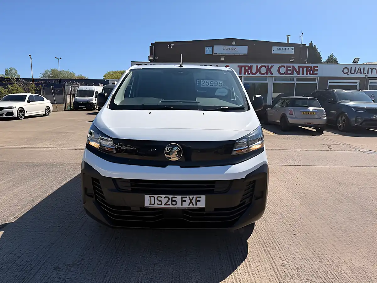 Used 2026 Volkswagen Vivaro Prime Xl Crew Lwb White - Interior and Exterior details 12