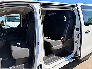 Used 2026 Volkswagen Vivaro Prime Xl Crew Lwb White - Interior and Exterior details 13