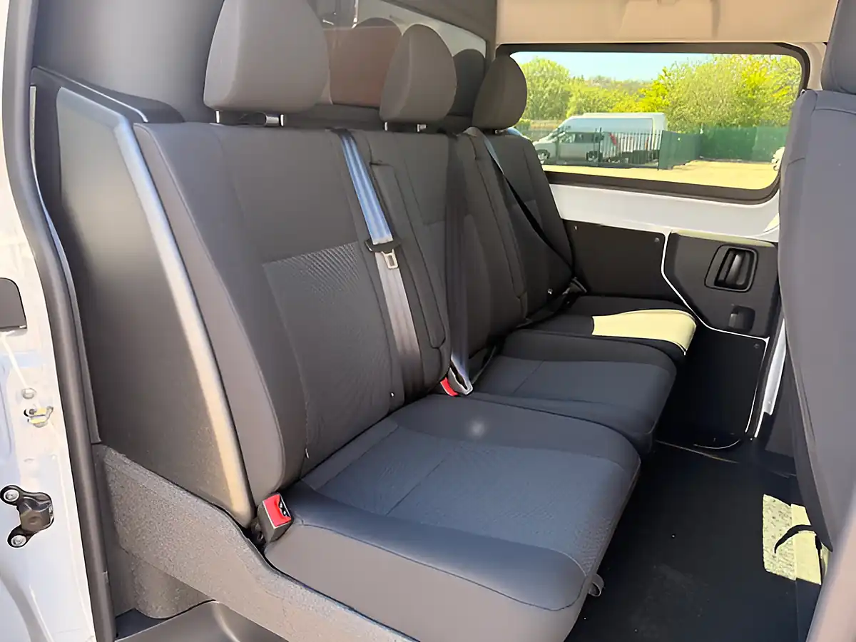 Used 2026 Volkswagen Vivaro Prime Xl Crew Lwb White - Interior and Exterior details 18