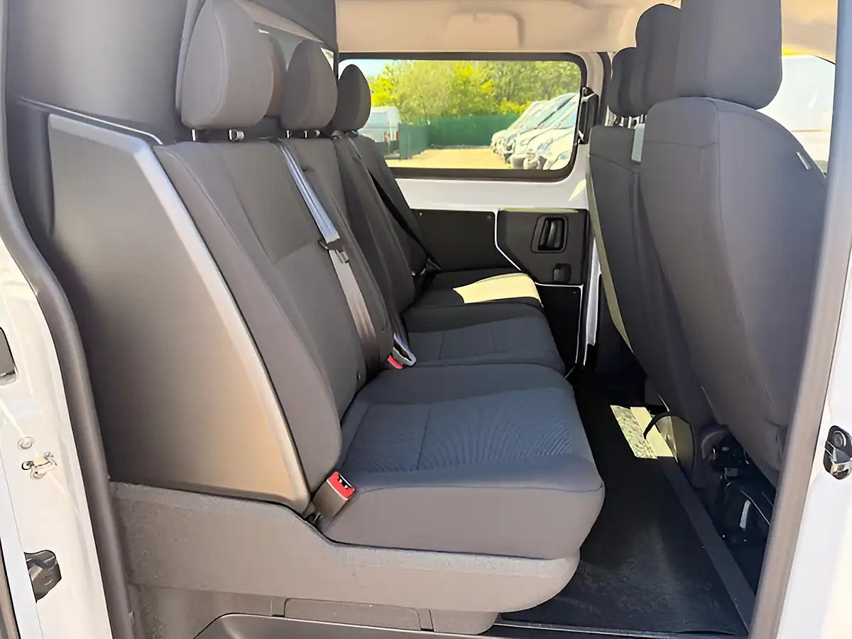 Used 2026 Volkswagen Vivaro Prime Xl Crew Lwb White - Interior and Exterior details 19