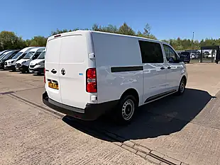 Used 2026 Volkswagen Vivaro Prime Xl Crew Lwb White - Interior and Exterior details 4
