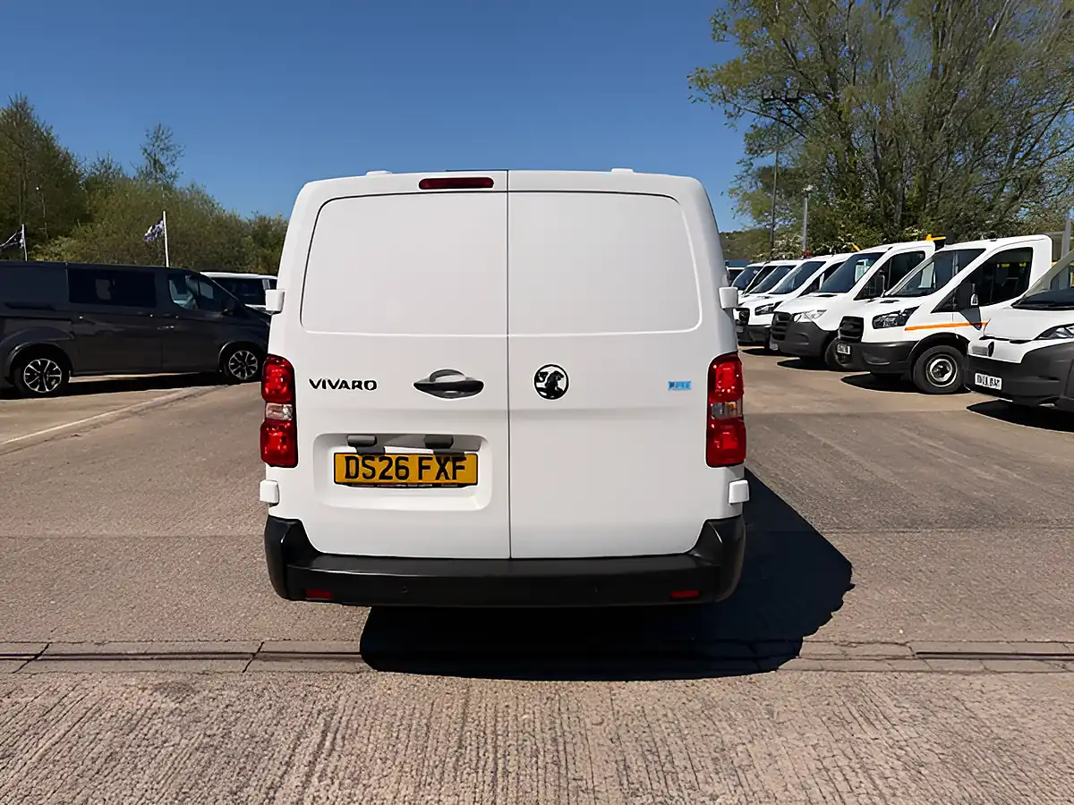Used 2026 Volkswagen Vivaro Prime Xl Crew Lwb White - Interior and Exterior details 5