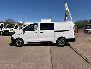 Used 2026 Volkswagen Vivaro Prime Xl Crew Lwb White - Interior and Exterior details 9