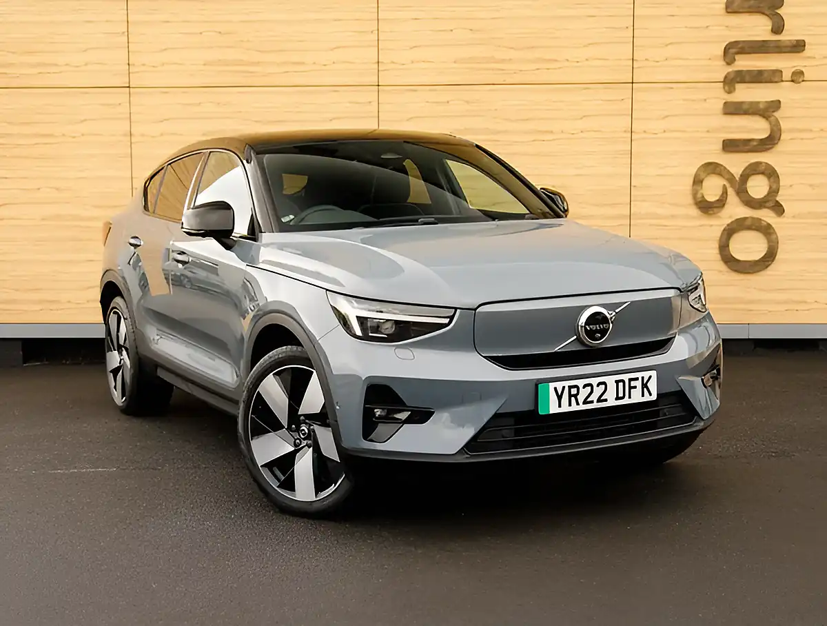 Used 2026 Volvo C40 Pro Twin AWD Grey - Front View