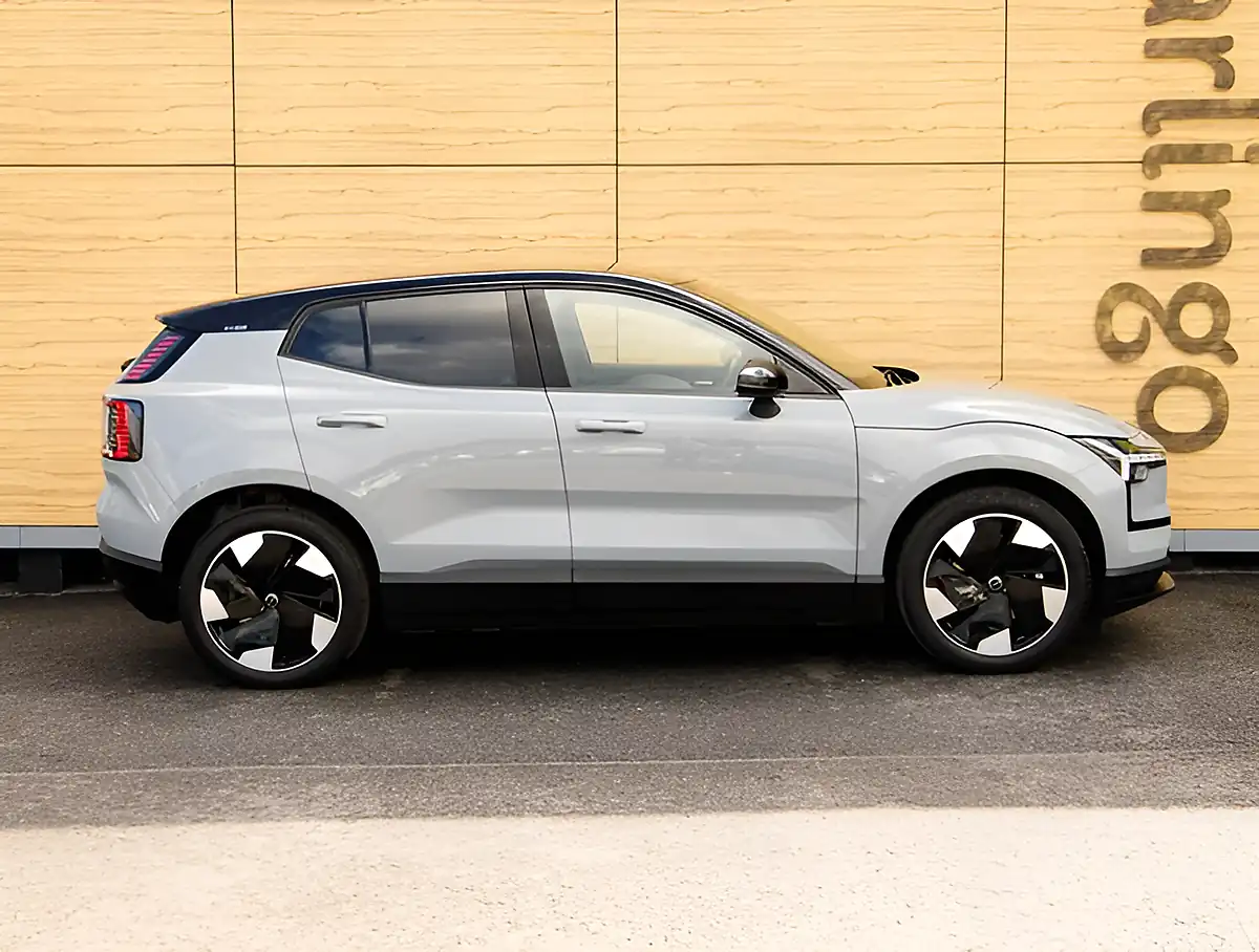Used 2026 Volvo Ex30 Plus Vapour Grey - Interior and Exterior details 8