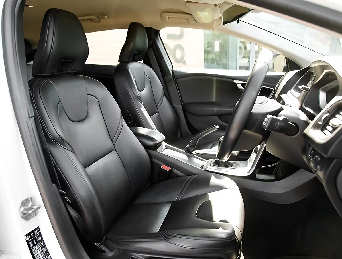 Used 2026 Volvo V40 Inscription White - Interior and Exterior details 18