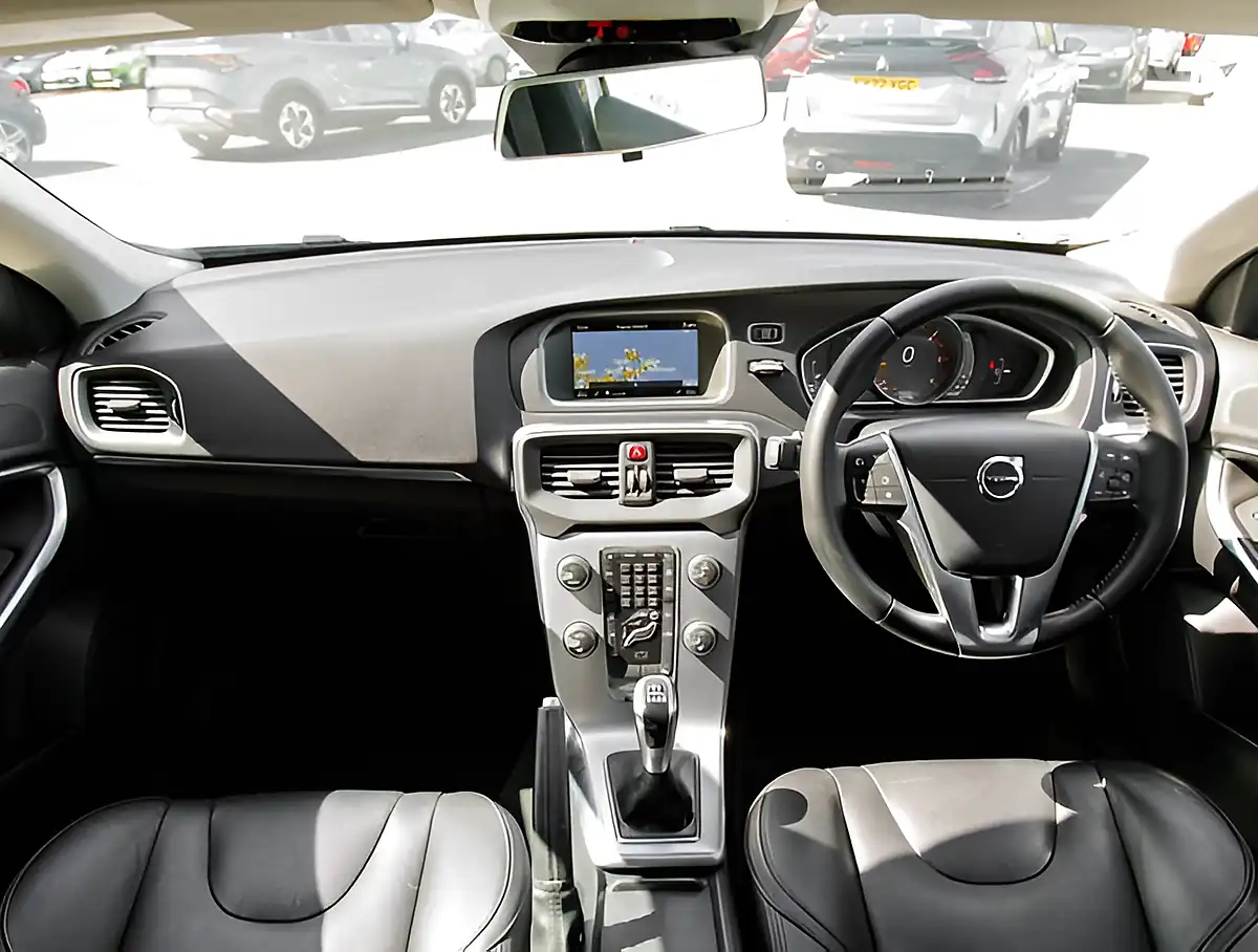 Used 2026 Volvo V40 Inscription White - Interior and Exterior details 3