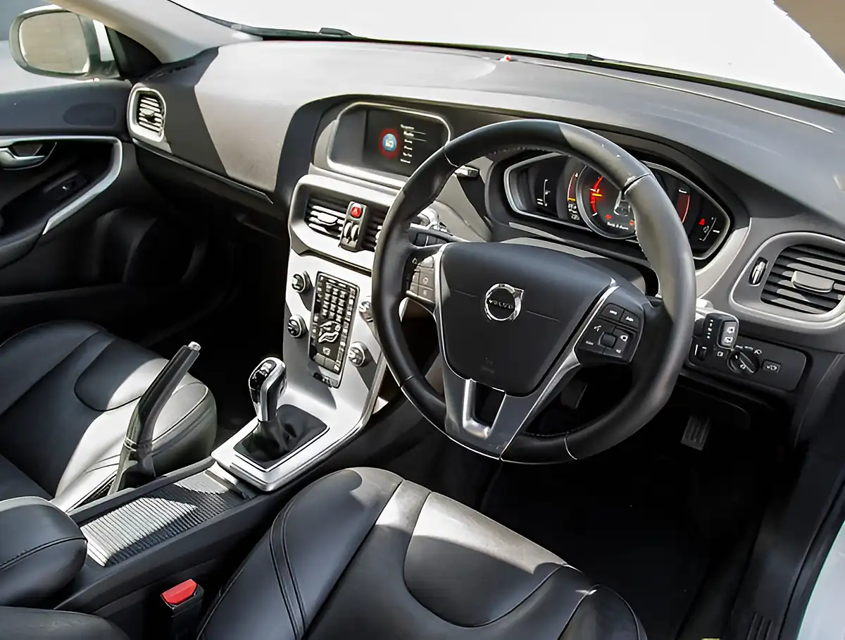 Used 2026 Volvo V40 Inscription White - Interior and Exterior details 4