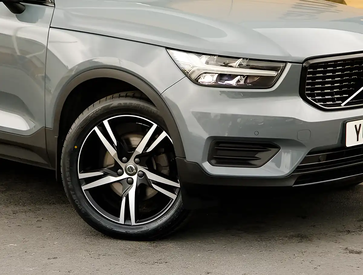 Used 2026 Volvo XC40 R-Design Thunder Grey - Interior and Exterior details 10