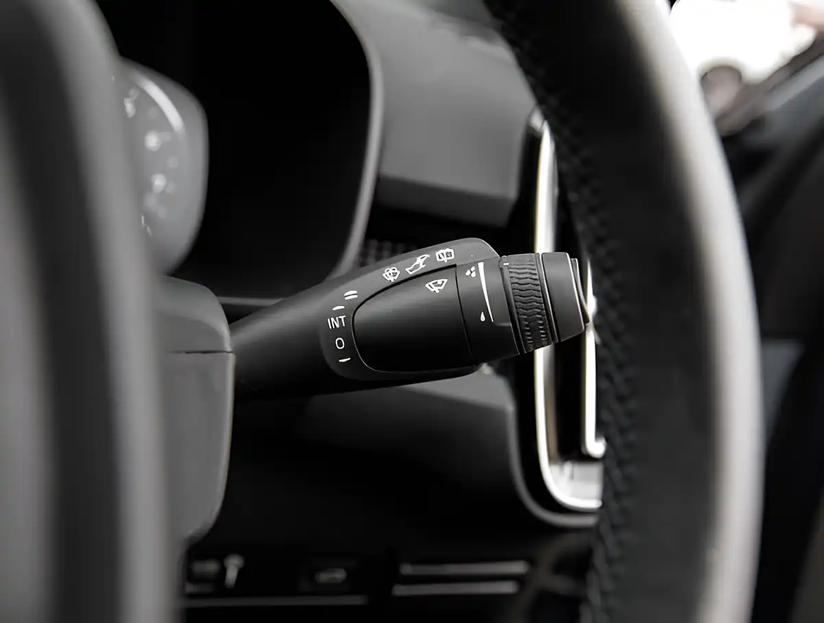 Used 2026 Volvo XC40 R-Design Thunder Grey - Interior and Exterior details 12