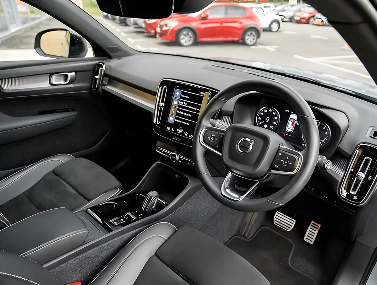 Used 2026 Volvo XC40 R-Design Thunder Grey - Interior and Exterior details 4