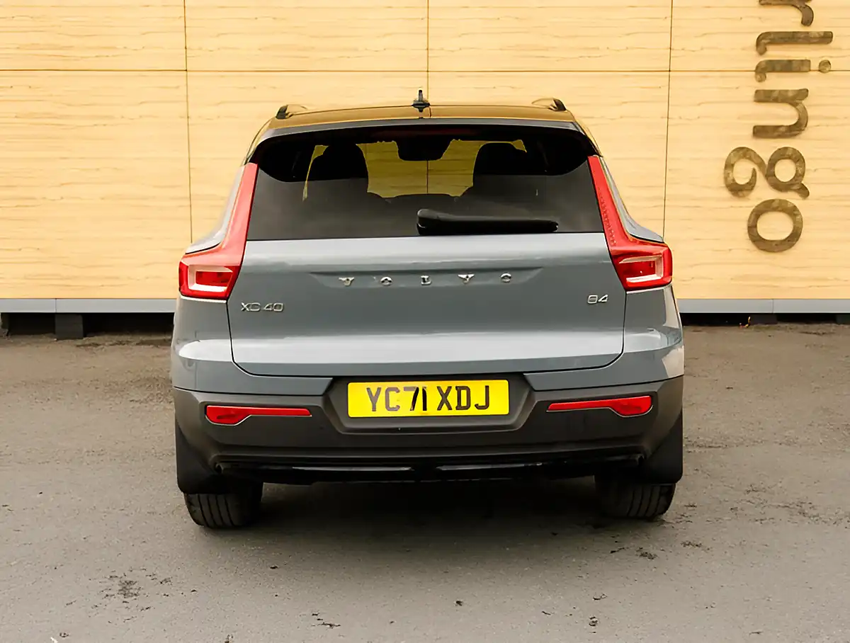 Used 2026 Volvo XC40 R-Design Thunder Grey - Interior and Exterior details 6