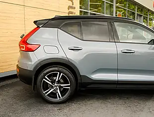Used 2026 Volvo XC40 R-Design Thunder Grey - Interior and Exterior details 7
