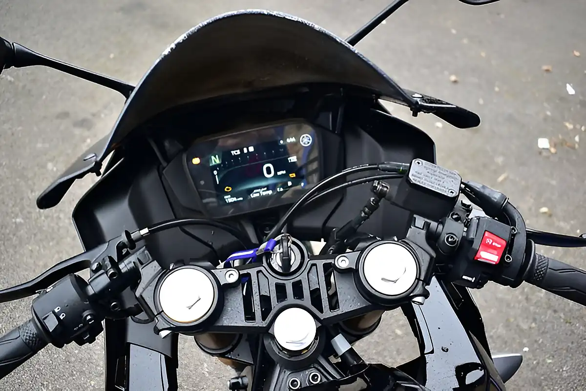 Used 2026 Yamaha R125 Super Sports Black - Interior and Exterior details 14