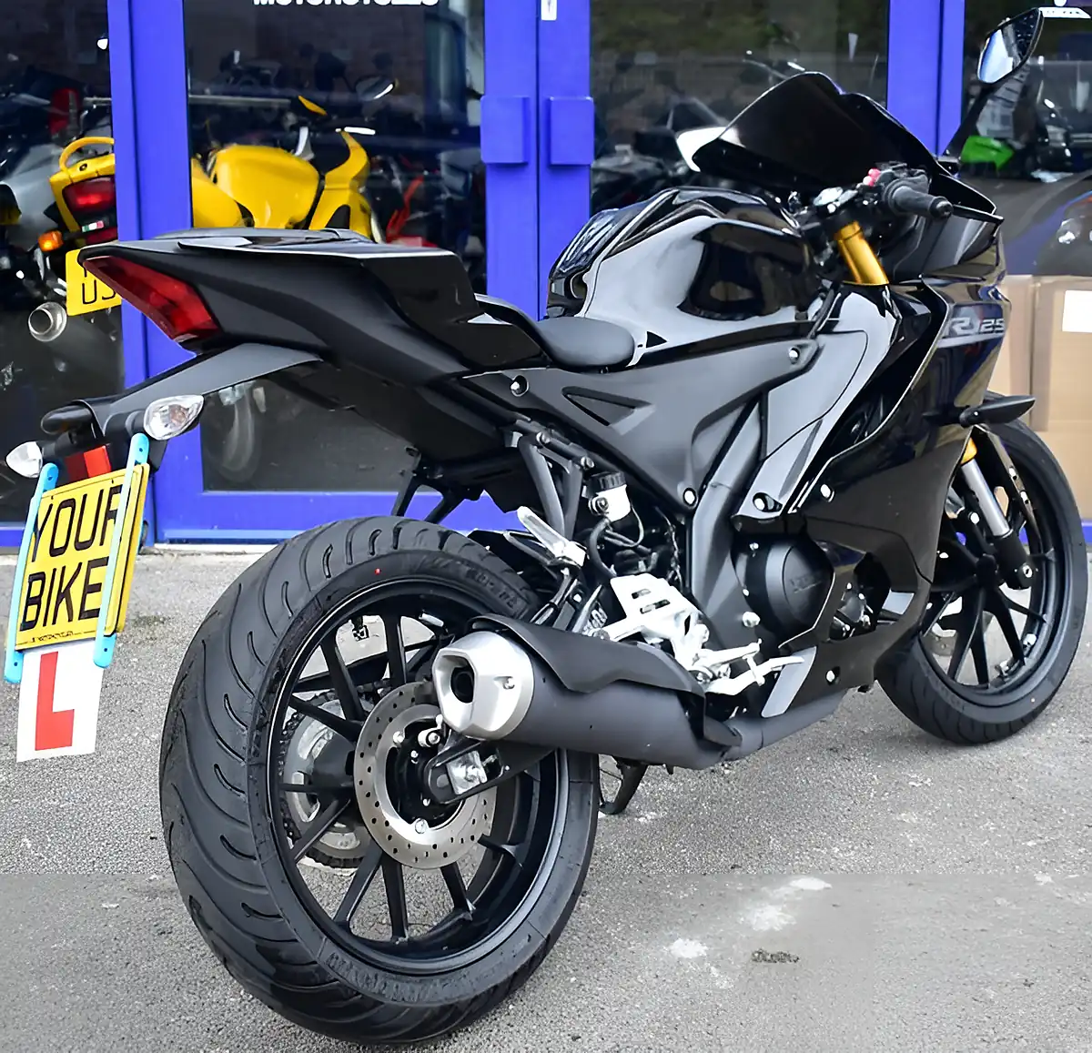 Used 2026 Yamaha R125 Super Sports Black - Interior and Exterior details 6