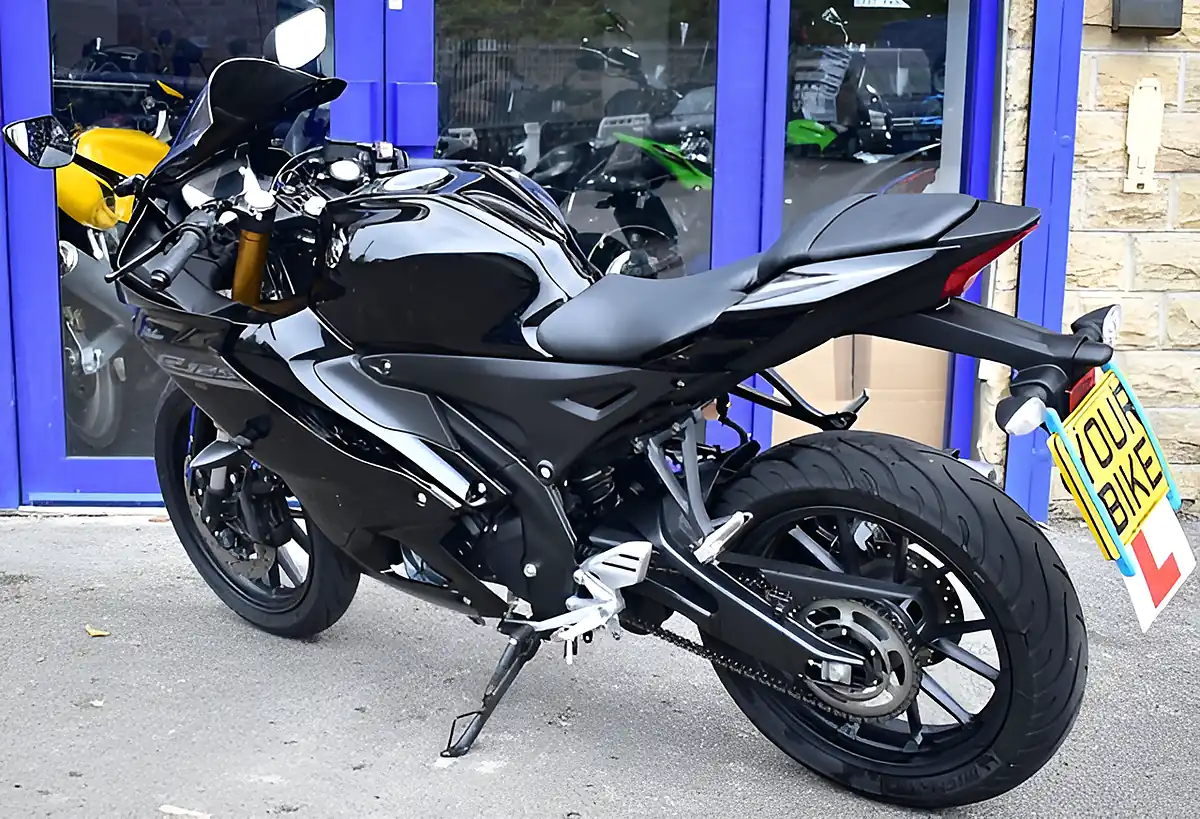 Used 2026 Yamaha R125 Super Sports Black - Interior and Exterior details 8